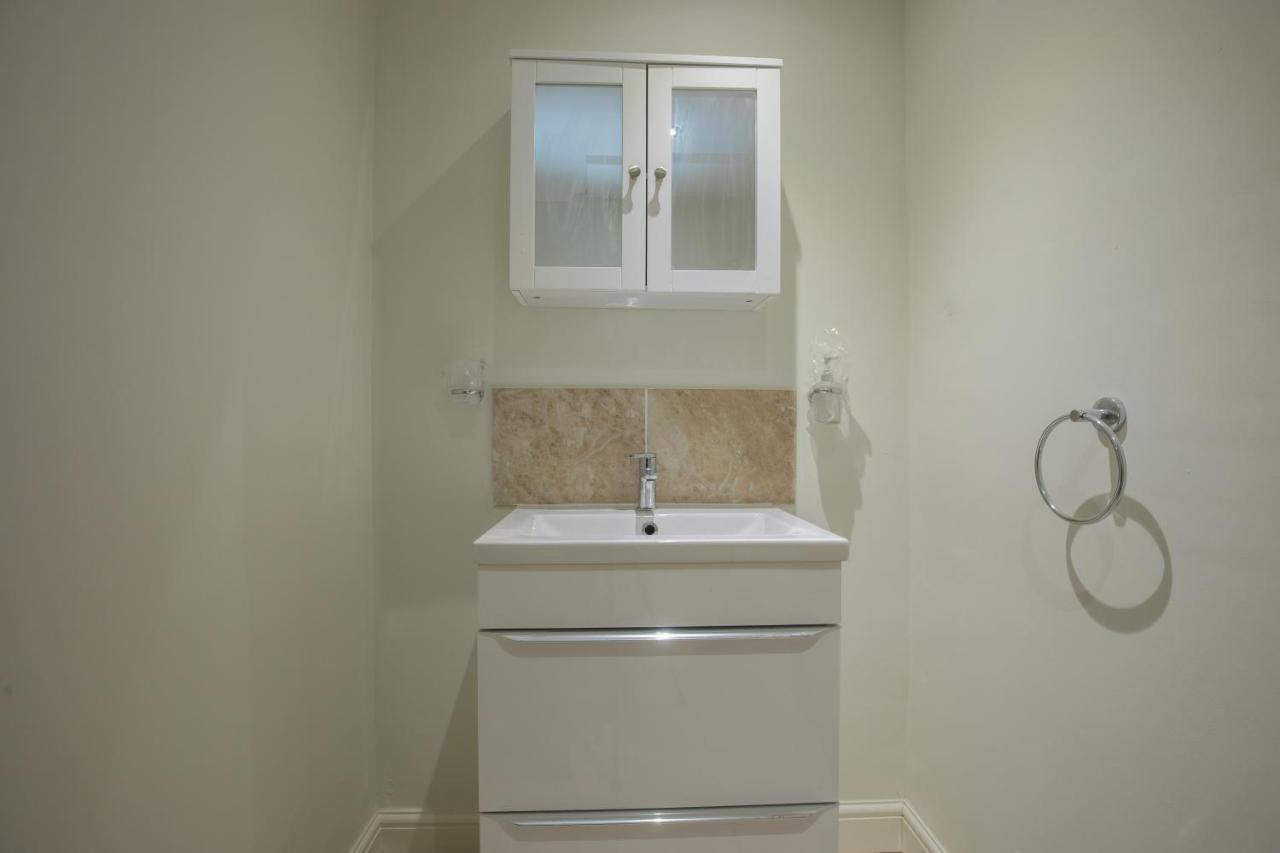 Riverside Central Kingston Flat 1B Surbiton Экстерьер фото